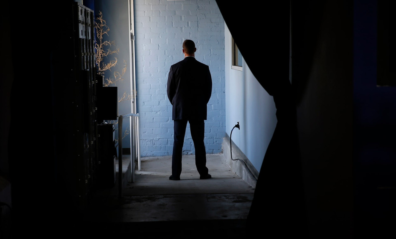 Một đặc vụ canh gác khi Tổng thống Barack Obama phát biểu ở Los Angeles ngày 9/10/2014. (Ảnh: Reuters)