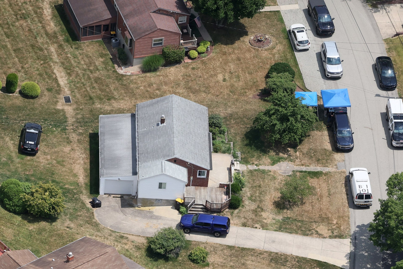 Cảnh sát lục soát nhà riêng của Crooks ở Bethel Park (bang Pennsylvania). (Ảnh: Reuters)