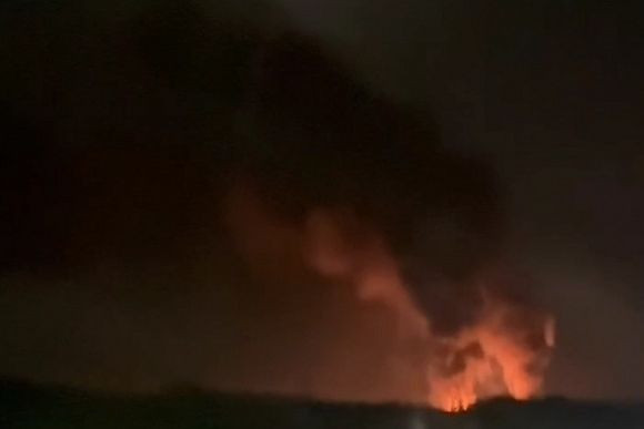 Hiện trường vụ cháy kho dầu. Ảnh: Pravda Hiện trường vụ cháy kho dầu. Ảnh: Pravda