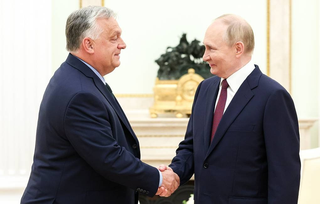 Thủ tướng Hungary Viktor Orban (bìa trái) gặp Tổng thống Nga Vladimir Putin. (Ảnh: Tass)