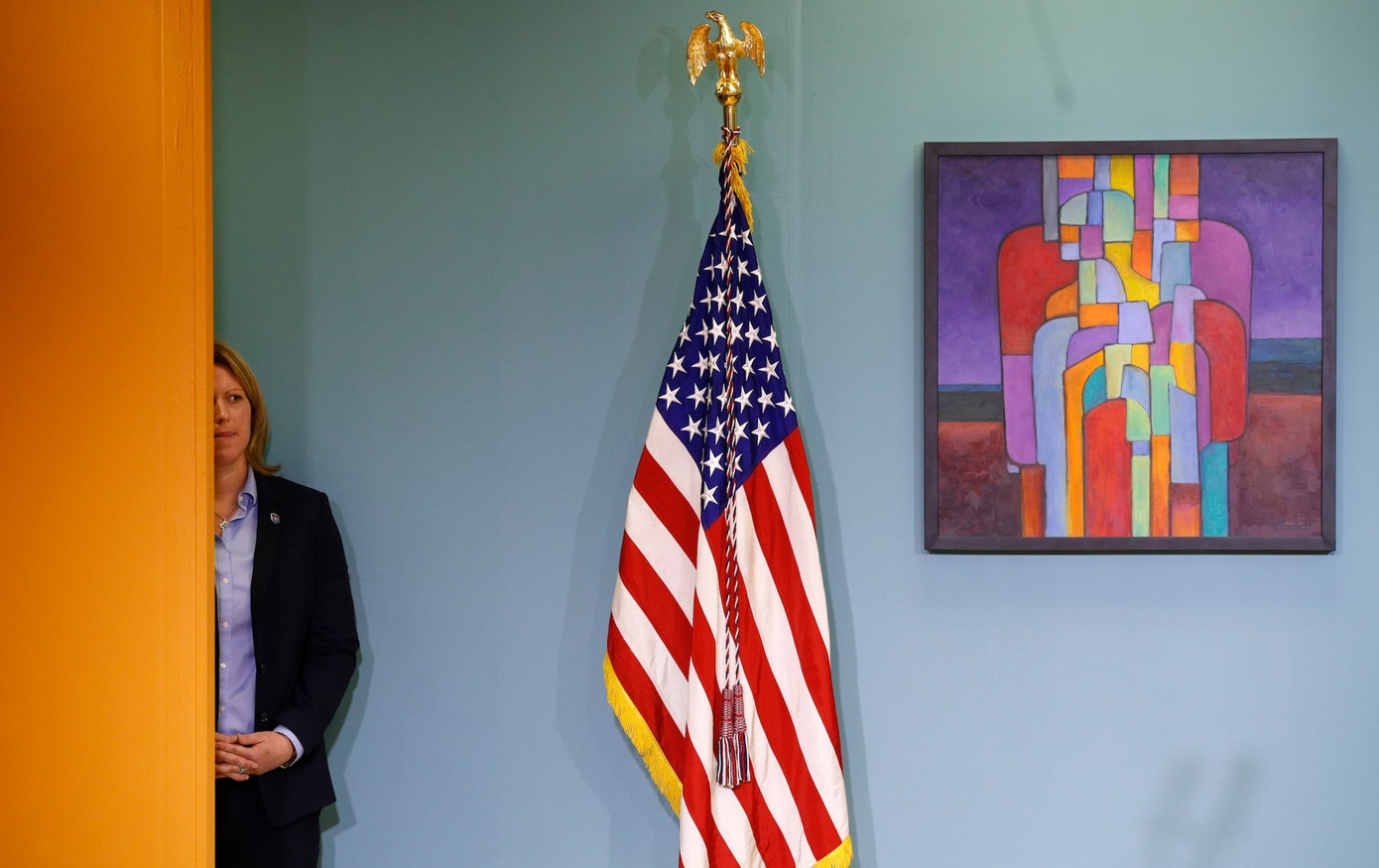 Một đặc vụ theo dõi tình hình trước khi Tổng thống Barack Obama phát biểu ở Nashville (bang Tennessee) ngày 9/12/2014. (Ảnh: Reuters)