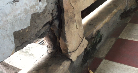 Người Sài Gòn liều mình sống trong chung cư “răng rụng” ảnh 2