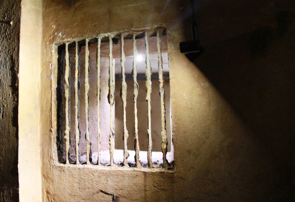 Mỗi phòng đều có cửa thông gió với bên ngoài