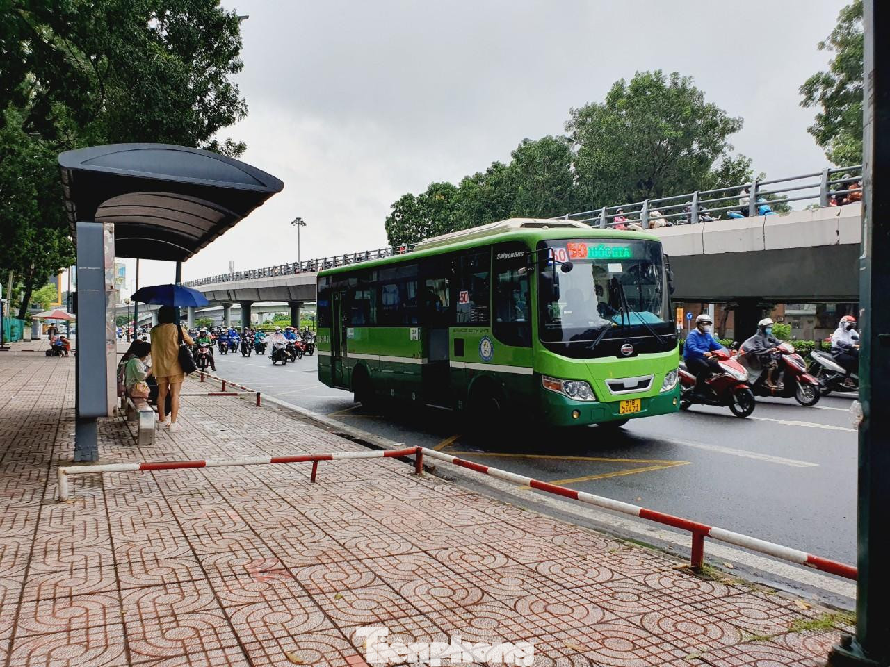 Xe buýt hoạt động tại công viên Gia Định Xe buýt hoạt động tại công viên Gia Định