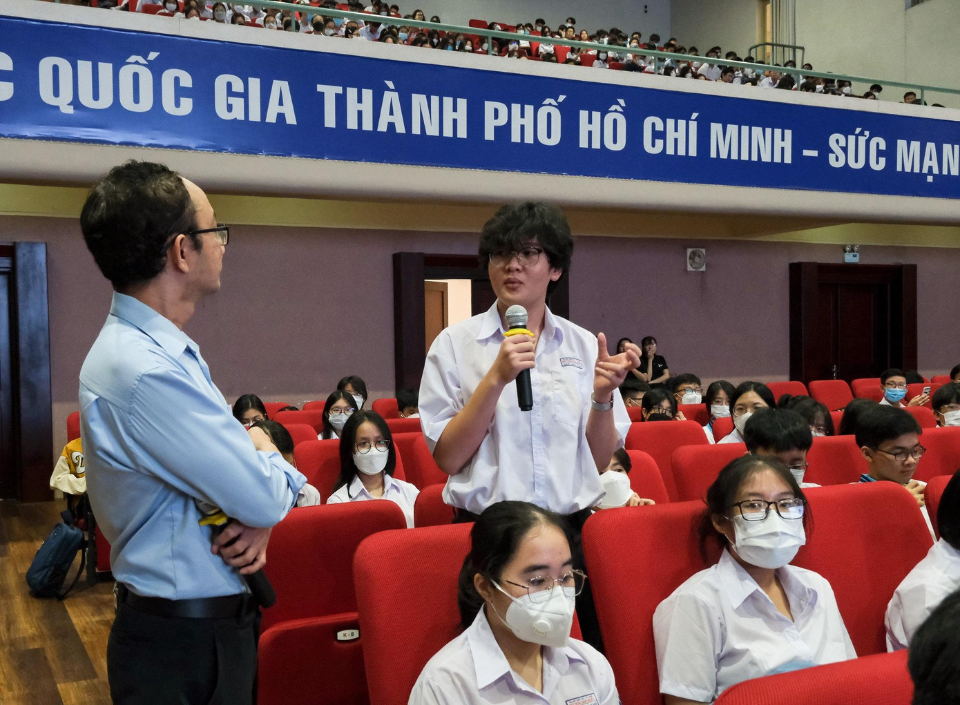 Học sinh chia sẻ về cách học tiếng Anh của bản thân và mong muốn trong tương lai Học sinh chia sẻ về cách học tiếng Anh của bản thân và mong muốn trong tương lai