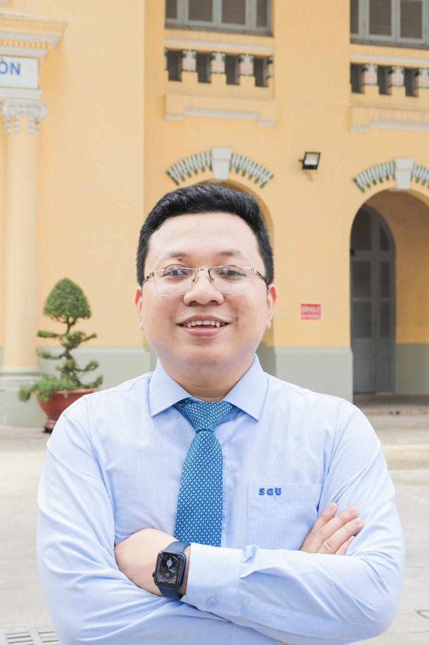 PGS.TS. Lê Minh Triết - Phó Hiệu trưởng Trường ĐH Sài Gòn, Công dân trẻ tiêu biểu TPHCM 2021. Anh Triết từng là PGS trẻ nhất Việt Nam