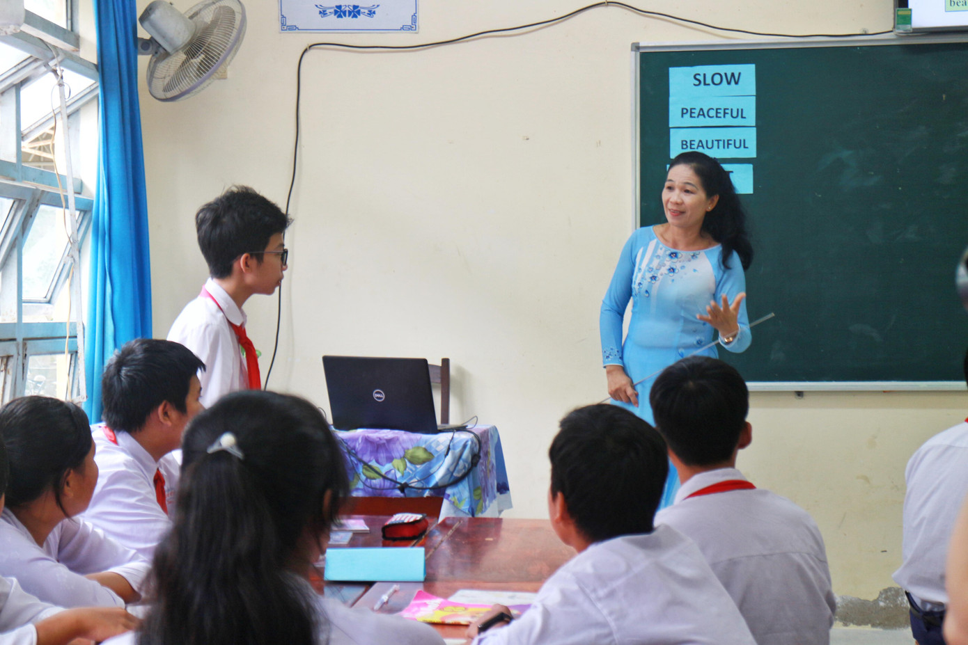 Cô Nguyễn Thị Bá nặng lòng với học sinh Cô Nguyễn Thị Bá nặng lòng với học sinh