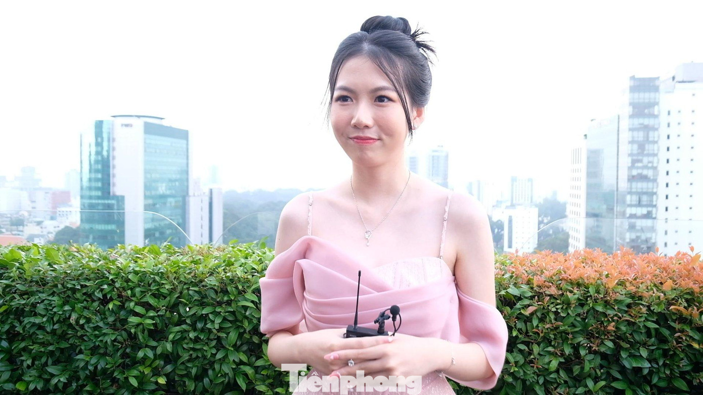 Thí sinh Nguyễn Hồng Thanh - Cần Thơ chia sẻ về hành trình tham gia vòng sơ khảo cuộc thi Hoa hậu Việt Nam 2022 của mình. Ảnh: Hoàng Mạnh Thắng. Thí sinh Nguyễn Hồng Thanh - Cần Thơ chia sẻ về hành trình tham gia vòng sơ khảo cuộc thi Hoa hậu Việt Nam 2022 của mình. Ảnh: Hoàng Mạnh Thắng.