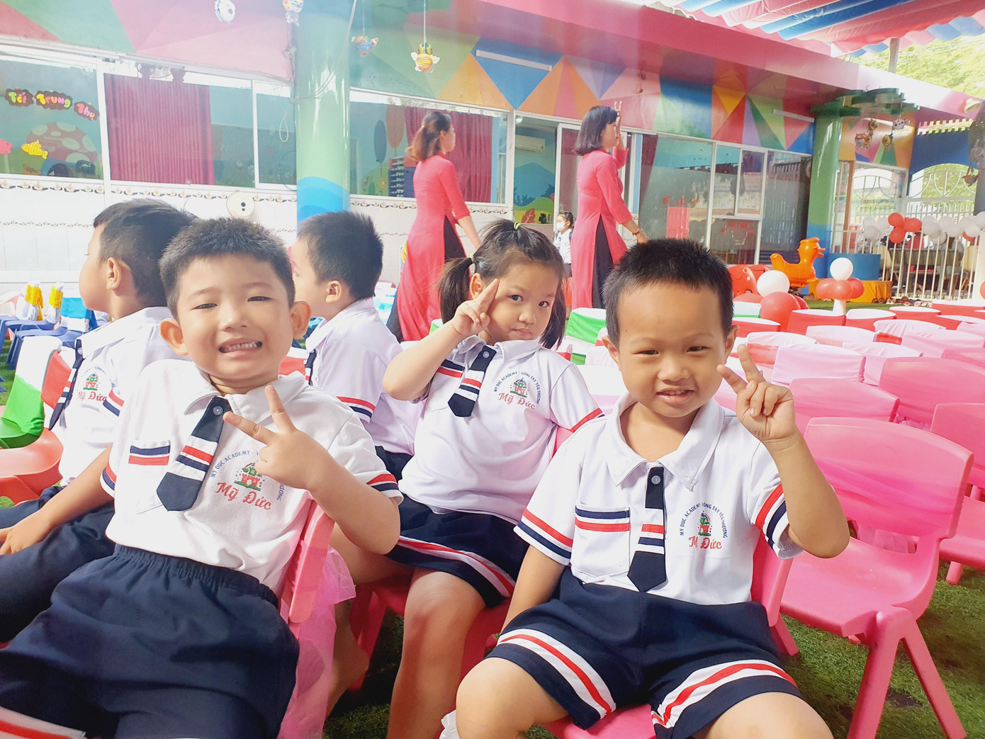 Các em học sinh mầm non Trường mầm non Mỹ Đức (quận 12) thể hiện niềm vui trong ngày khai giảng