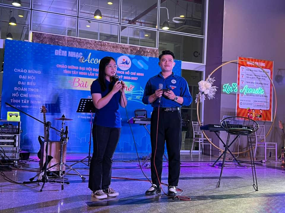 Tối ngày 6/10, đêm nhạc Acoustic chào mừng Đại hội Đại biểu Đoàn TNCS Hồ Chí Minh Tỉnh Tây Ninh, Lần thứ XIV, nhiệm kỳ 2022 – 2027 được tổ chức với sự tham gia của nhiều đại biểu tham dự Đại hội và các bạn đoàn viên, thanh niên.