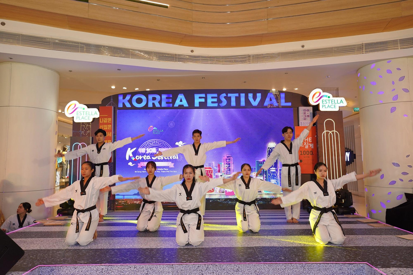 Công nghệ giải trí tại Hàn Quốc cũng là một trong những nội dung các bạn trẻ Việt rất quan tâm