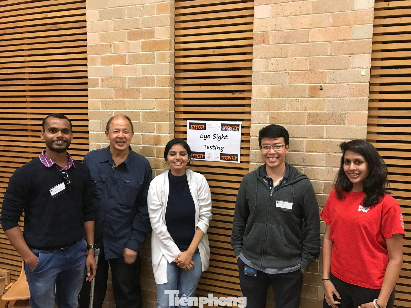 TS.BS Trần Đình Minh Huy (thứ 2 từ phải qua) khi học tập ở nước ngoài cùng sinh viên quốc tế TS.BS Trần Đình Minh Huy (thứ 2 từ phải qua) khi học tập ở nước ngoài cùng sinh viên quốc tế