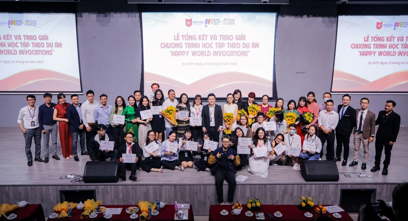 Các dự án xuất sắc nhất cùng ban tổ chức, ban giám khảo tại cuộc thi Các dự án xuất sắc nhất cùng ban tổ chức, ban giám khảo tại cuộc thi