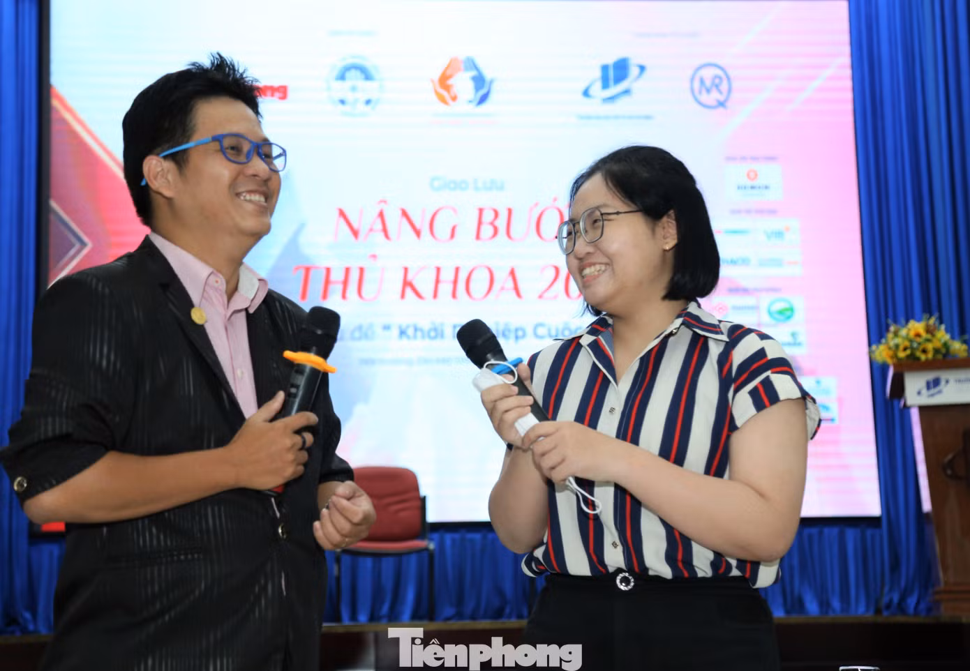 TS Nguyễn Vinh Quang, Founder Tổ chức hướng nghiệp quốc tế Mr. Q giao lưu với sinh viên