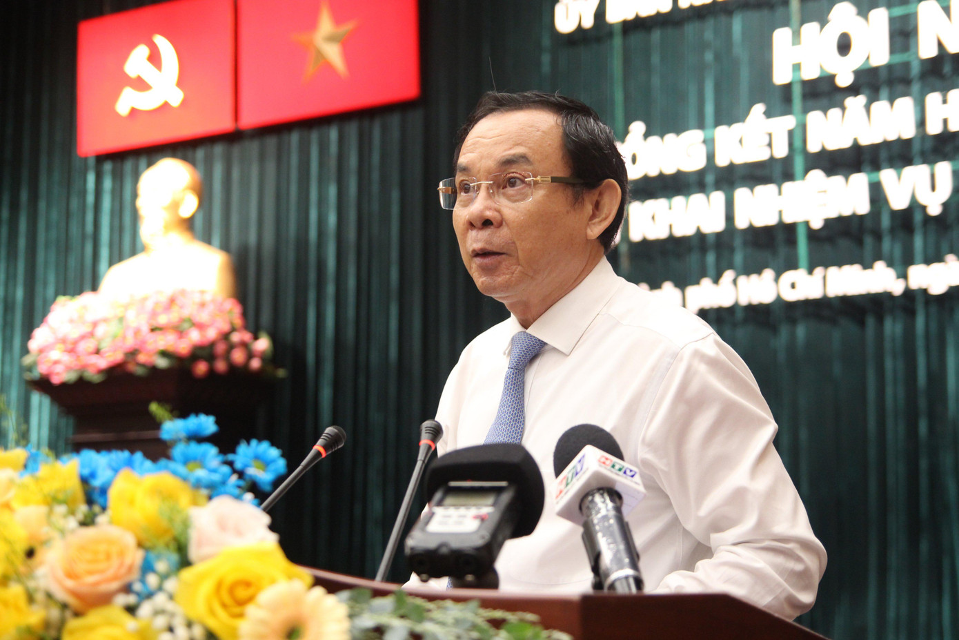 Bí thư Thành ủy Nguyễn Văn Nên chia sẻ tại hội nghị Bí thư Thành ủy Nguyễn Văn Nên chia sẻ tại hội nghị