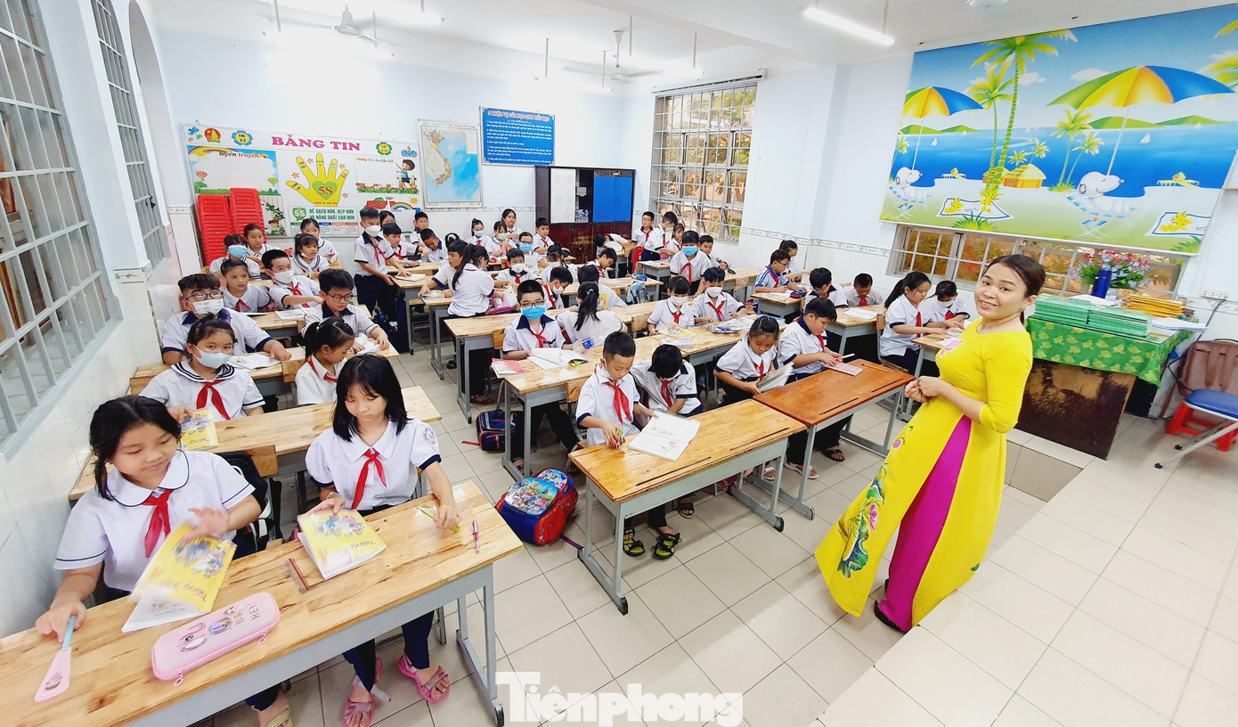 Giáo viên tiểu học tại TPHCM cần nhiều hỗ trợ hơn để có thể sống với nghề Giáo viên tiểu học tại TPHCM cần nhiều hỗ trợ hơn để có thể sống với nghề