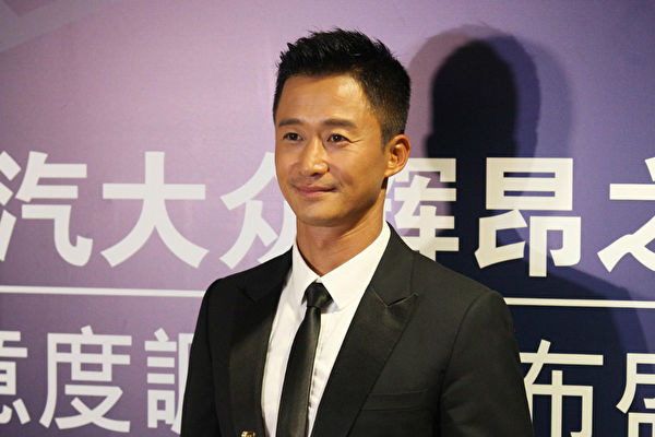 Sau Phạm Băng Băng, lộ loạt sao trốn thuế làm chấn động Trung Quốc ảnh 3