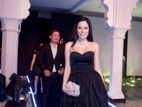 Tham gia sự kiện này còn có Hoa hậu châu Á tại Mỹ 2012 Victoria Phương Nguyễn