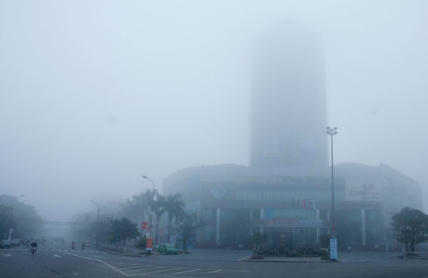 Toàn cảnh Thành phố Hà Tĩnh bị phủ bởi lớp sương dày