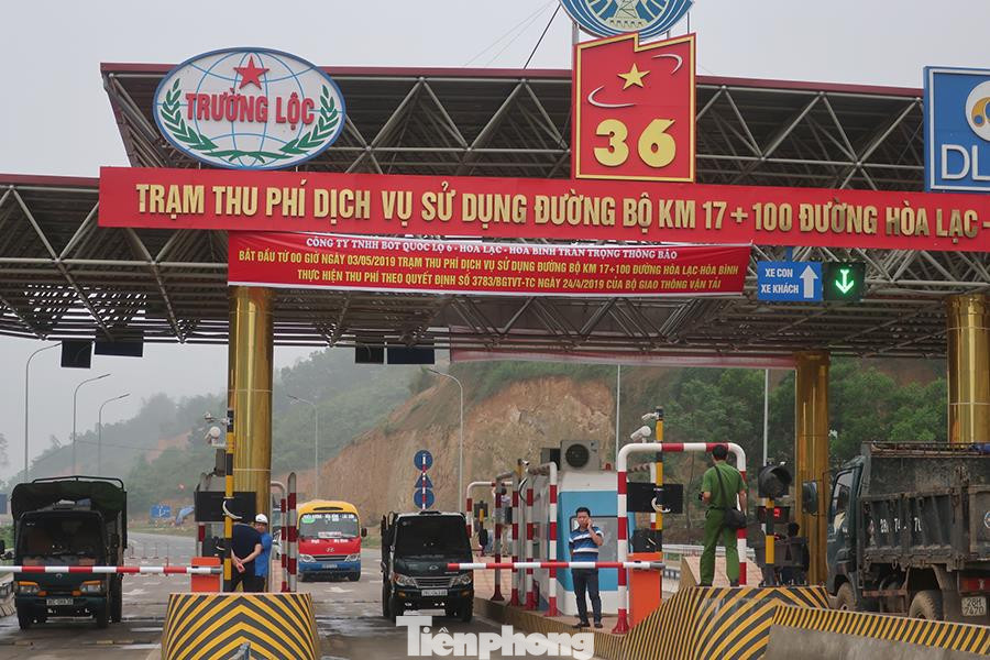 Chính phủ đặt mục tiêu, tới năm 2026 sẽ không chỉ bỏ thanh chắn mà còn bỏ cả các đảo chia làn thu phí.