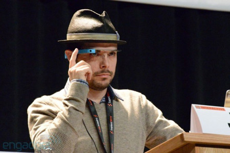 Timothy Jordan trình diễn các ứng dụng trên Google Glass
