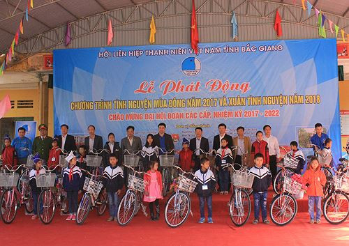 Phát động chương trình 'Tình nguyện mùa đông năm 2017“ ảnh 3