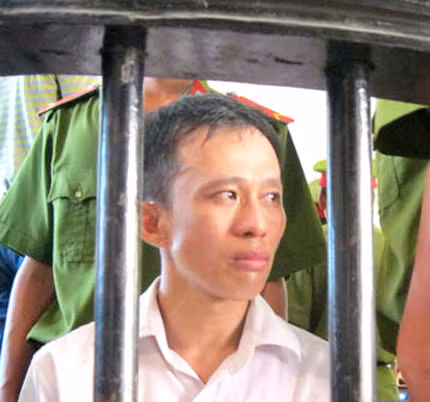 Nguyễn Đức Tiềm- kẻ đã gài mìn vào xe máy giết chị dâu và cháu gái. Nguyễn Đức Tiềm- kẻ đã gài mìn vào xe máy giết chị dâu và cháu gái