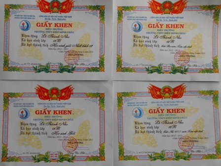 Gia cảnh khó khăn nhưng suốt 12 năm học, Nho luôn nỗ lực học tập và được trao nhiều giấy khen