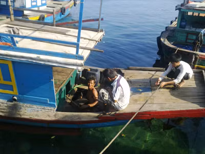 Ngư dân Lý Sơn chuẩn bị ra khơi đánh cá. Ảnh: Nam Cường