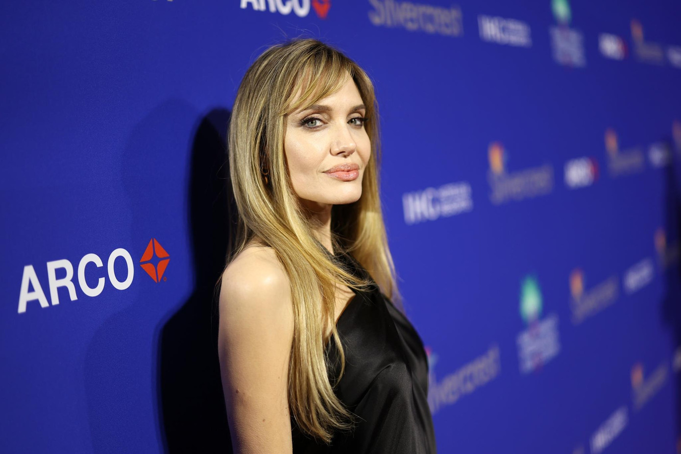 Người hâm mộ khen Angelina xinh đẹp, trẻ trung ở tuổi 50. Ảnh: Getty Images. Người hâm mộ khen Angelina xinh đẹp, trẻ trung ở tuổi 50. Ảnh: Getty Images.