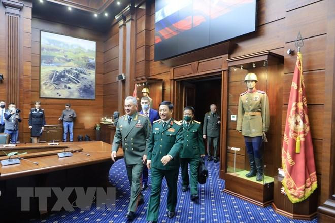 Đoàn đại biểu Bộ Quốc phòng Việt Nam và Nga tại buổi hội đàm. (Ảnh: Trần Hiếu/TTXVN) Đoàn đại biểu Bộ Quốc phòng Việt Nam và Nga tại buổi hội đàm. (Ảnh: Trần Hiếu/TTXVN)