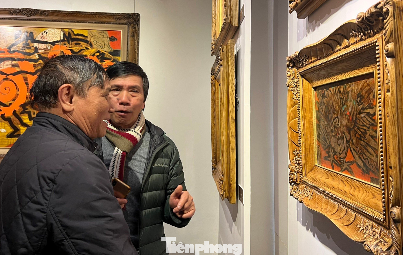 Nhà sưu tập Trần Cường cho biết những năm 2012-2013, từ cầu nối là một họa sĩ hàng xóm của họa sĩ Ngọc Thọ, bố con anh đã có sự kết nối, tâm tình và thường xuyên qua nhà họa sĩ ngắm tranh. Bộ sưu tập đồ sộ như ngày nay có được nhờ tích lũy trong suốt một quá trình dài, khoảng 5 năm. Bộ tranh khá đầy đủ, khẳng định rõ nét chân dung, cống hiến của cố họa sĩ Ngọc Thọ bằng mọi chất liệu, nhiều kích thước, qua nhiều giai đoạn gắn với sự thay đổi của đời sống, lịch sử, văn hóa của nước nhà.