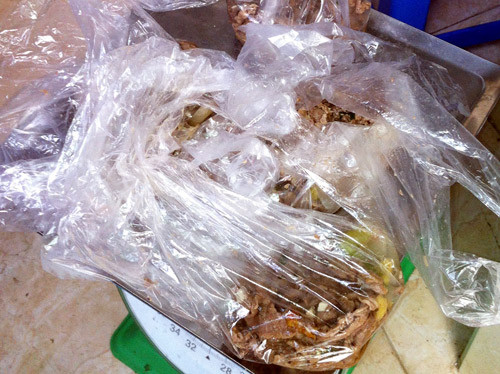 2 ký thịt bò xào bị nhà bếp xà xẻo. 2 ký thịt bò xào bị nhà bếp xà xẻo