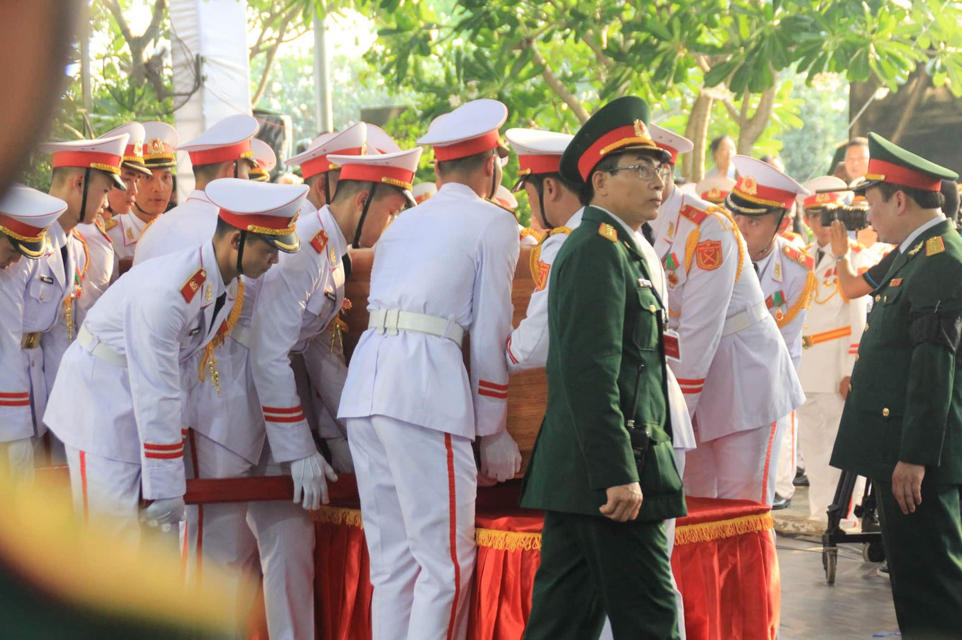 Lễ an táng nguyên Chủ tịch nước Lê Đức Anh ảnh 16