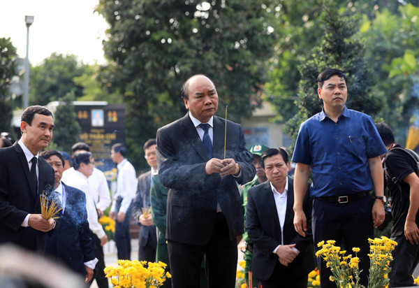 Lễ an táng nguyên Chủ tịch nước Lê Đức Anh ảnh 23