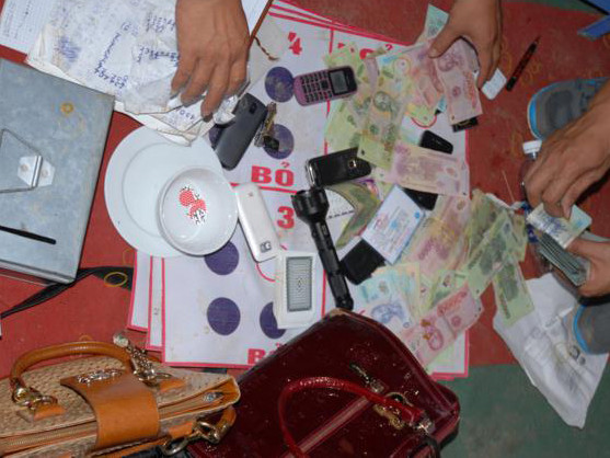 Tang vật thu giữ tại chỗ