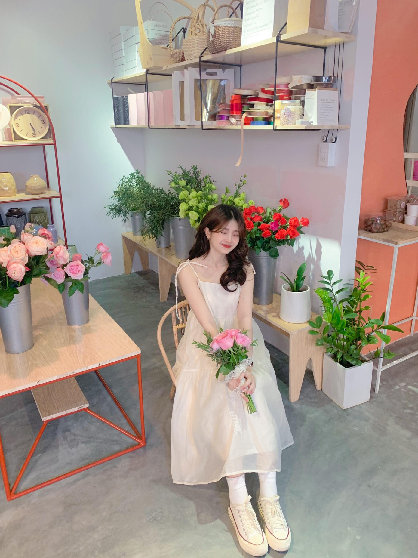 Hạnh Nguyên luôn mang trong mình năng lượng tích cực để trở thành một lookbook girl.