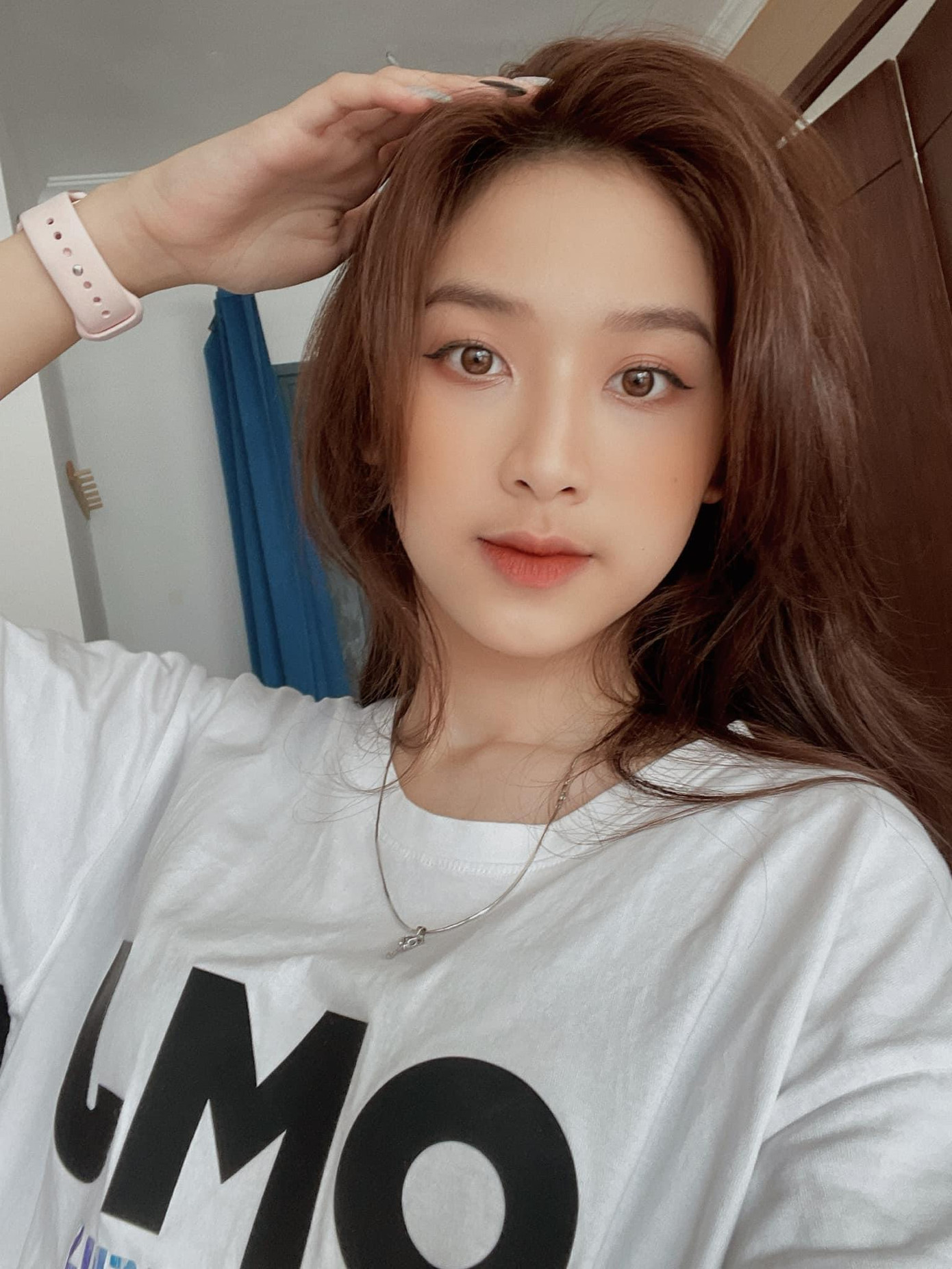 Cô gái sở hữu đôi mắt to, tròn Cô gái sở hữu đôi mắt to, tròn