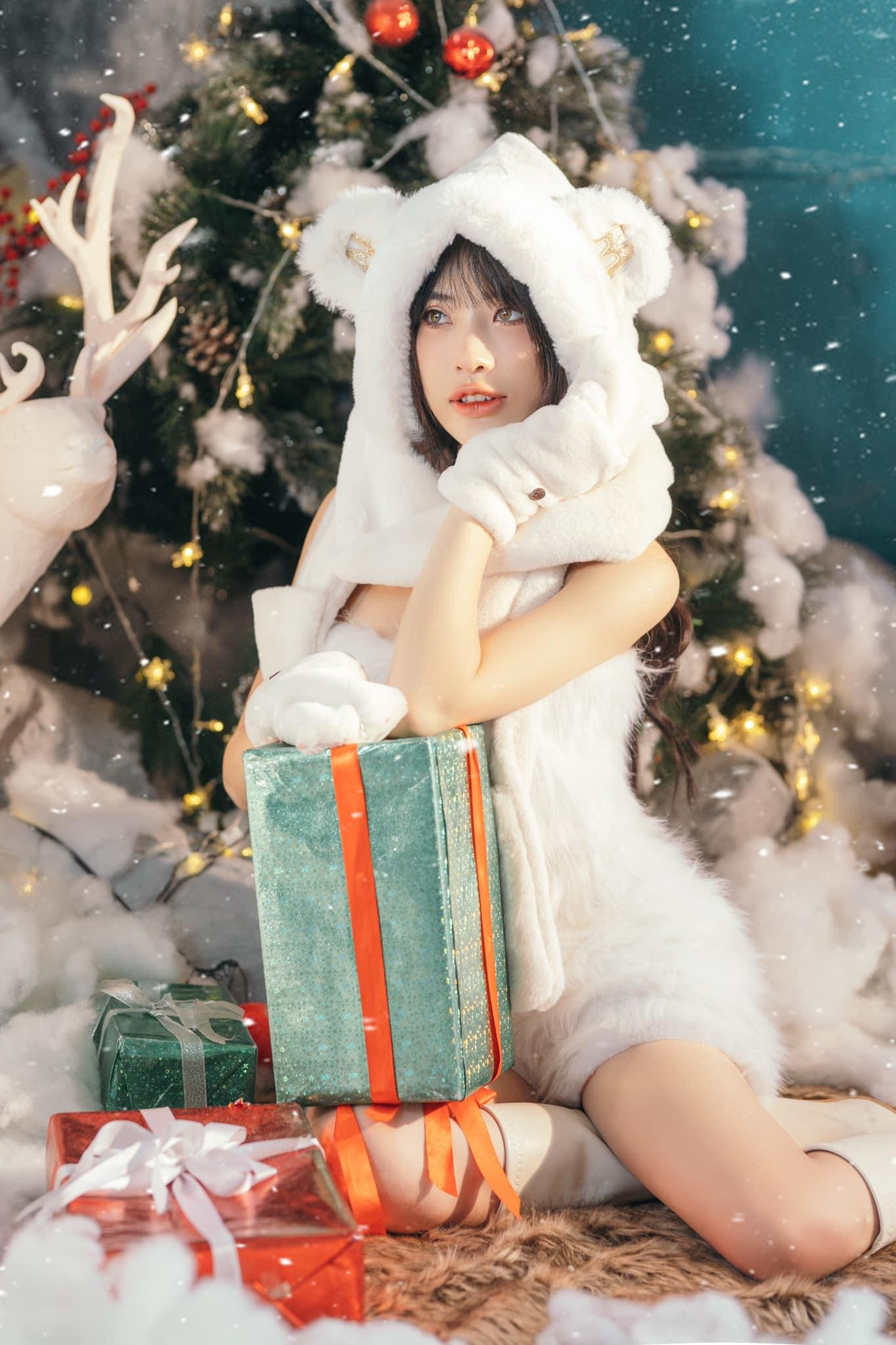 Tố Uyên với niềm đam mê diễn xuất và yêu thích cosplay.