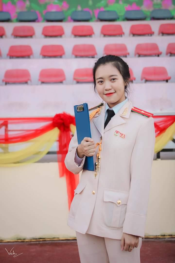 Ngọc Linh - Nữ sinh tài năng, xinh đẹp của Học viện Cảnh sát nhân dân. Ngọc Linh - Nữ sinh tài năng, xinh đẹp của Học viện Cảnh sát nhân dân.