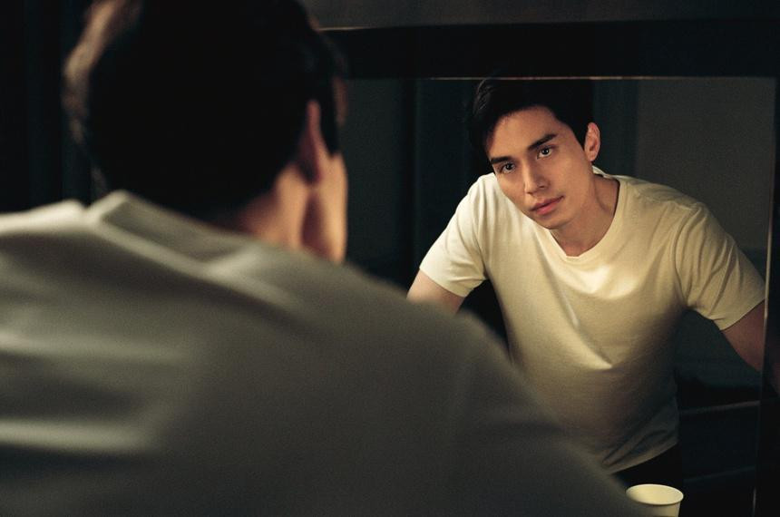 Tại Trung Quốc và Hàn Quốc, mái tóc dày, khỏe được coi là tiêu chuẩn ngoại hình với nam giới (Ảnh: CNN)..