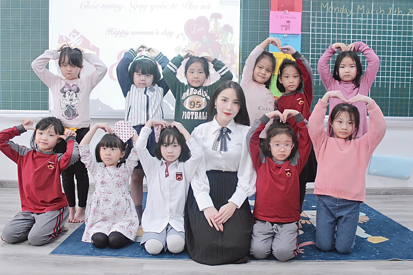 Sự giúp đỡ của phụ huynh trong quá trình học online của các con là điều rất đáng quý