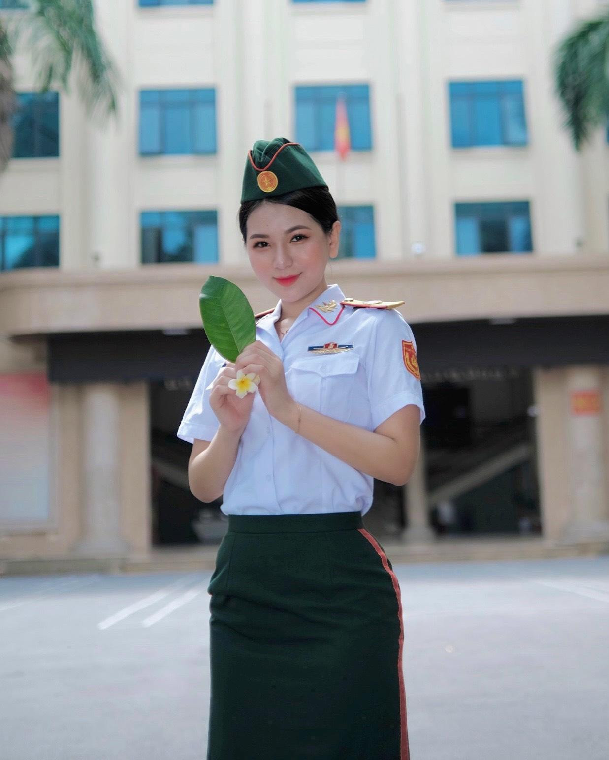 Thu An đam mê và ước mơ được mặc bộ quân phục mang lời ca, tiếng hát ca ngợi quê hương đất nước, con người Việt Nam đến với mọi miền tổ quốc