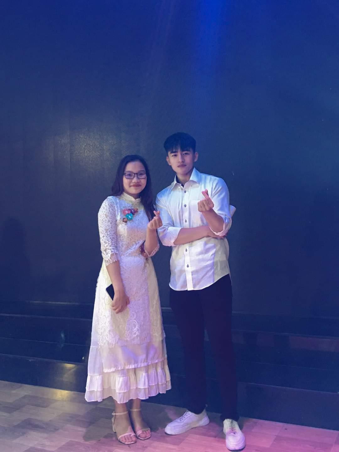 Cậu được gặp gỡ và làm quen với những bạn tiếng Anh rất tốt để có thể học hỏi và nêu gương