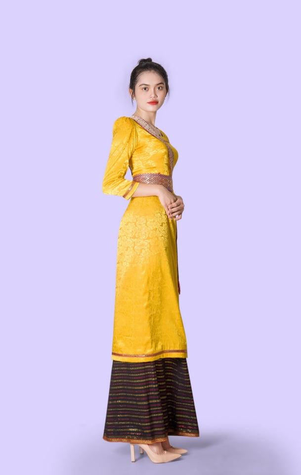 Nữ sinh sở hữu chiều cao 1m76 cùng số đo 3 vòng là 86-64-96. Nữ sinh sở hữu chiều cao 1m76 cùng số đo 3 vòng là 86-64-96.