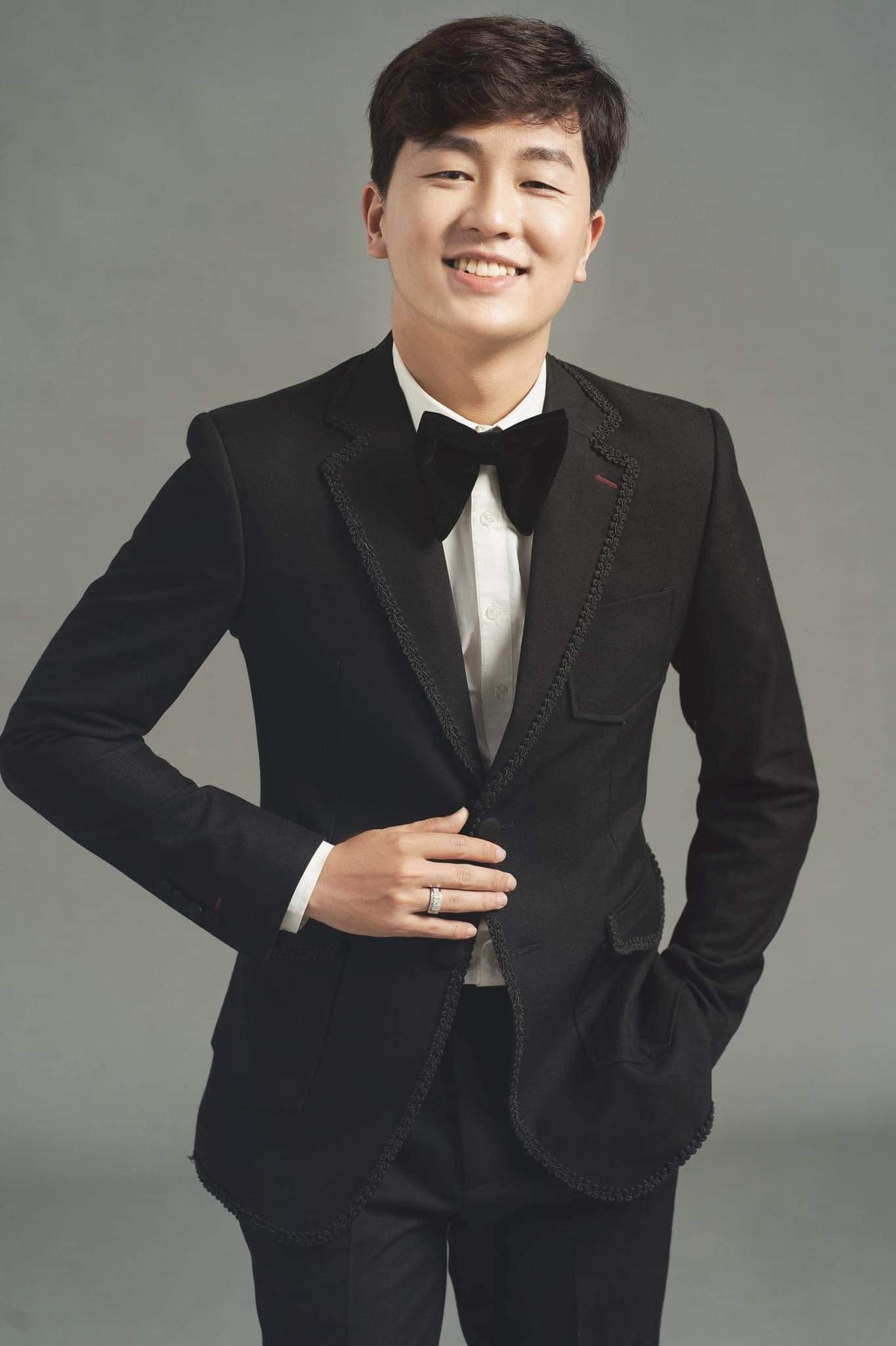 Vẻ ngoài điển trai của Vũ Hoàng Vẻ ngoài điển trai của Vũ Hoàng