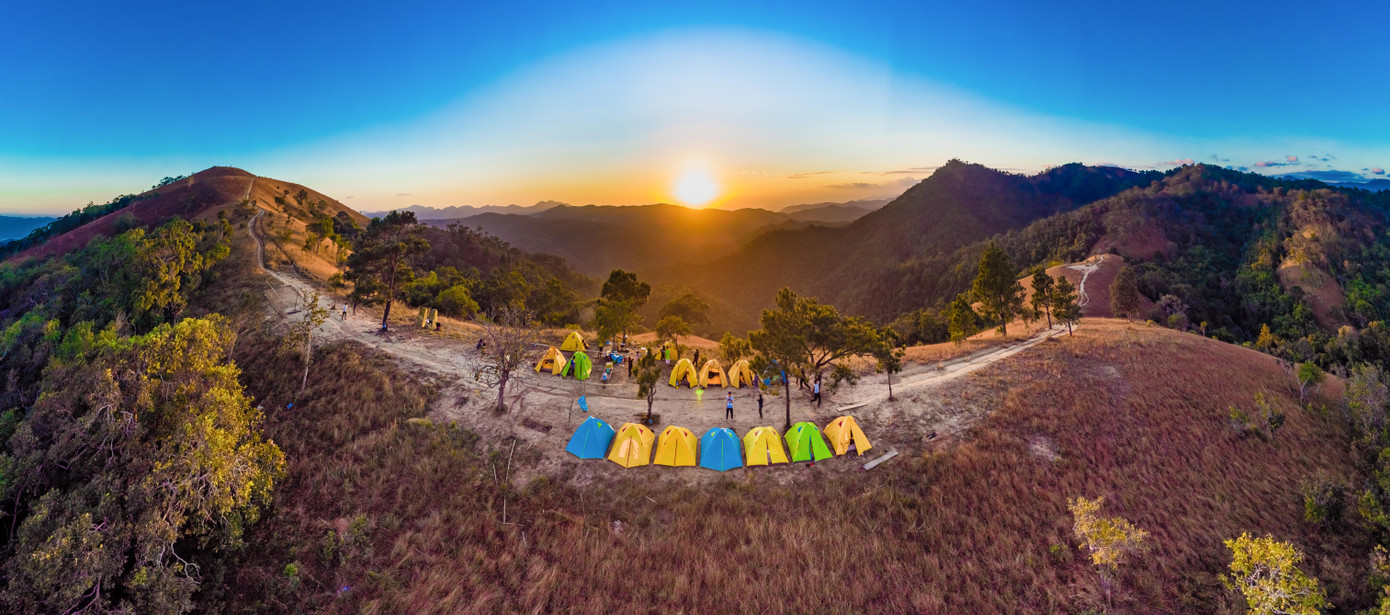 Ánh hoàng hôn thơ mộng trên cung trekking Tà Năng - Phan Dũng