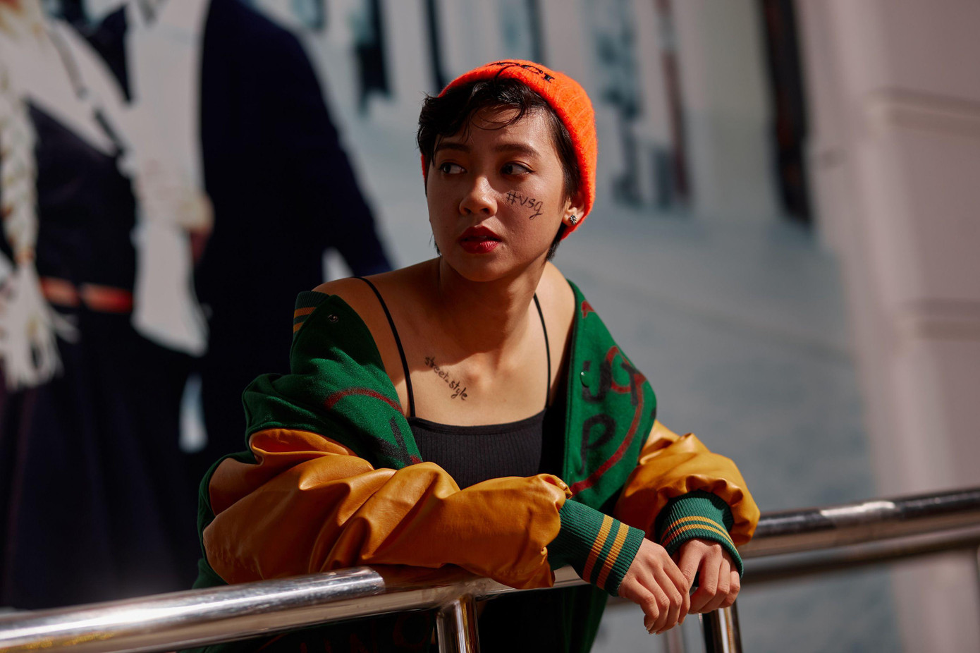 Phương Anh thể hiện phong cách chụp hình phong phú của mình.