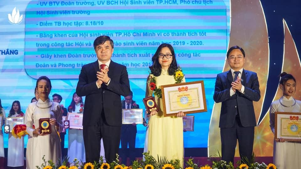 Nhận danh hiệu Sao Tháng Giêng. Nhận danh hiệu Sao Tháng Giêng.