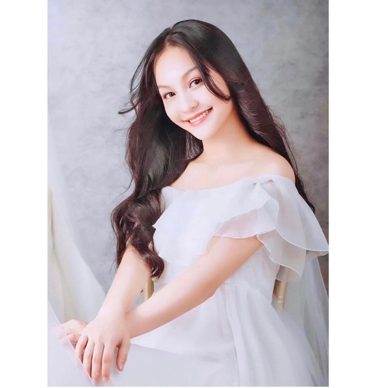 Minh Ngọc - SV khoa Thanh nhạc, Học viện Âm nhạc Quốc gia Việt Nam.